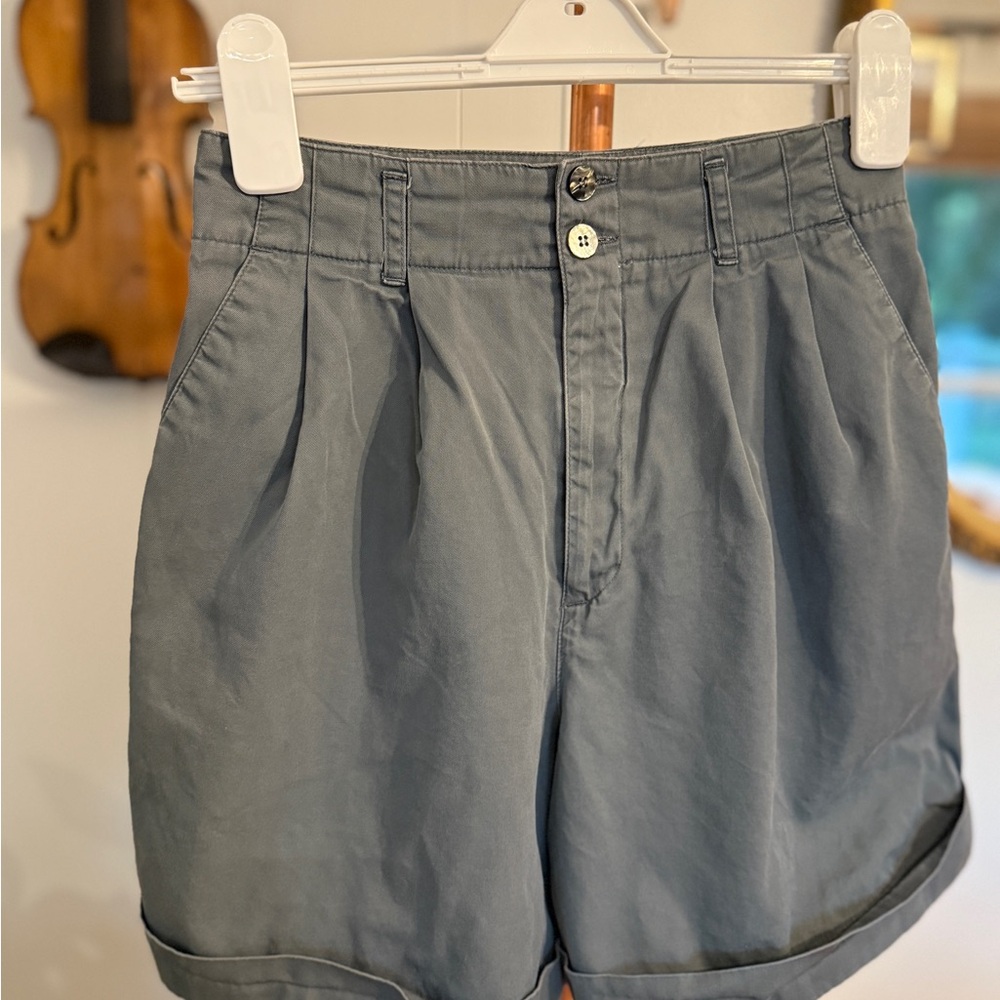 🌞VTG GAP Women's Gray Pleated Shorts, vintage size 4, #65
